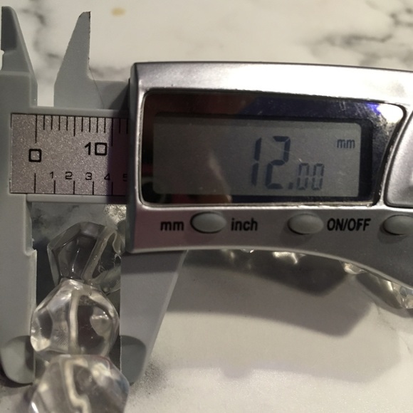 Quartz Crystal Bead Stretch Bracelet - Picture 8 of 8